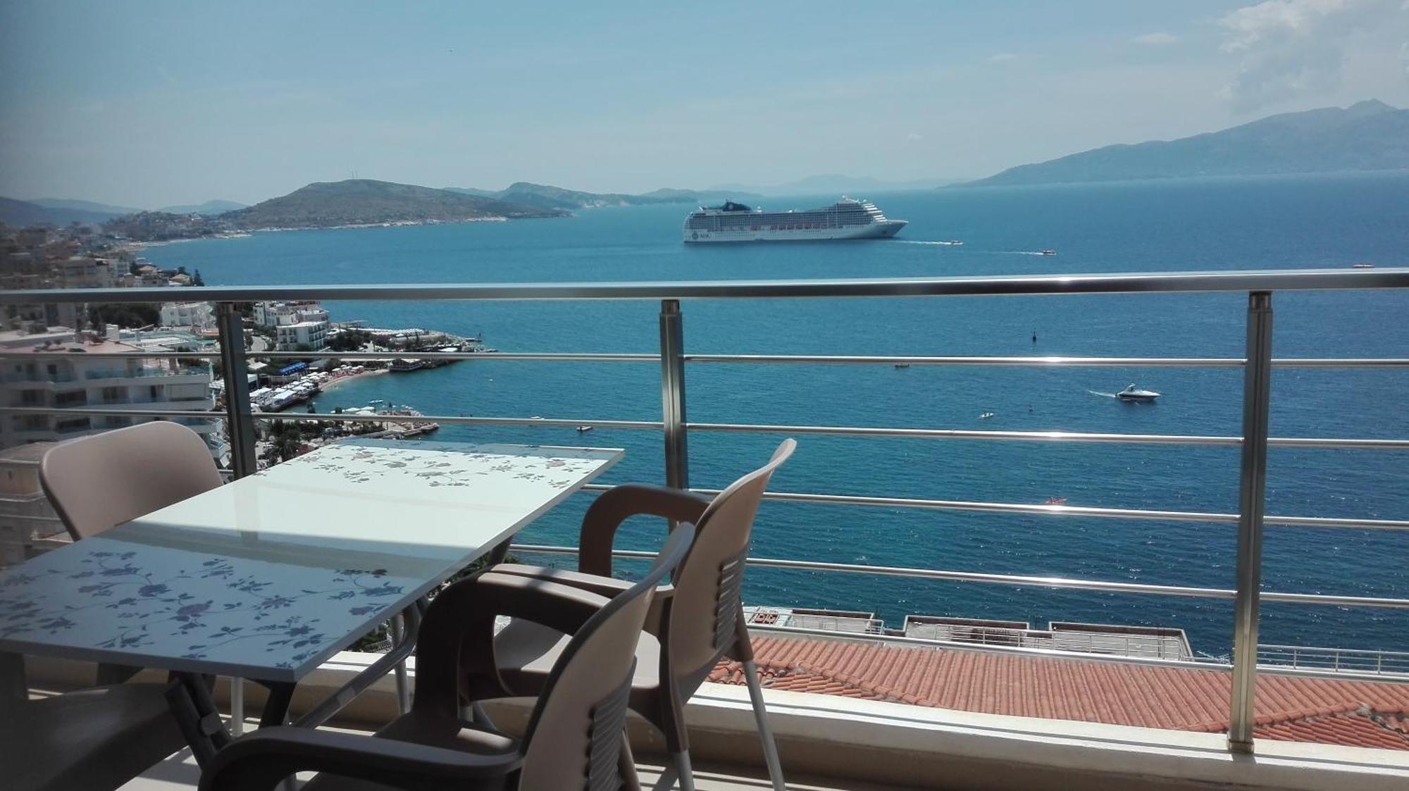 Bay View Apartment Sarandë Esterno foto