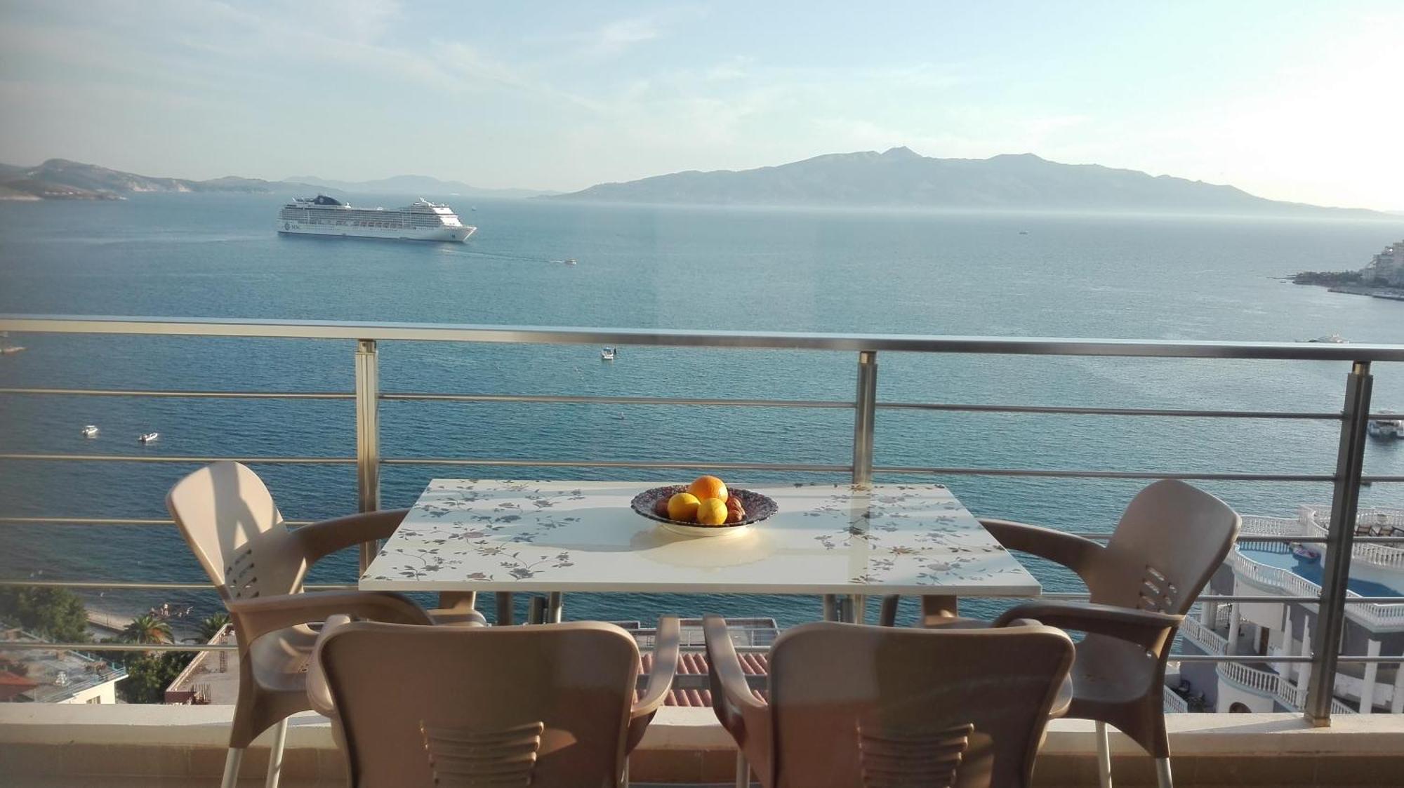 Bay View Apartment Sarandë Esterno foto