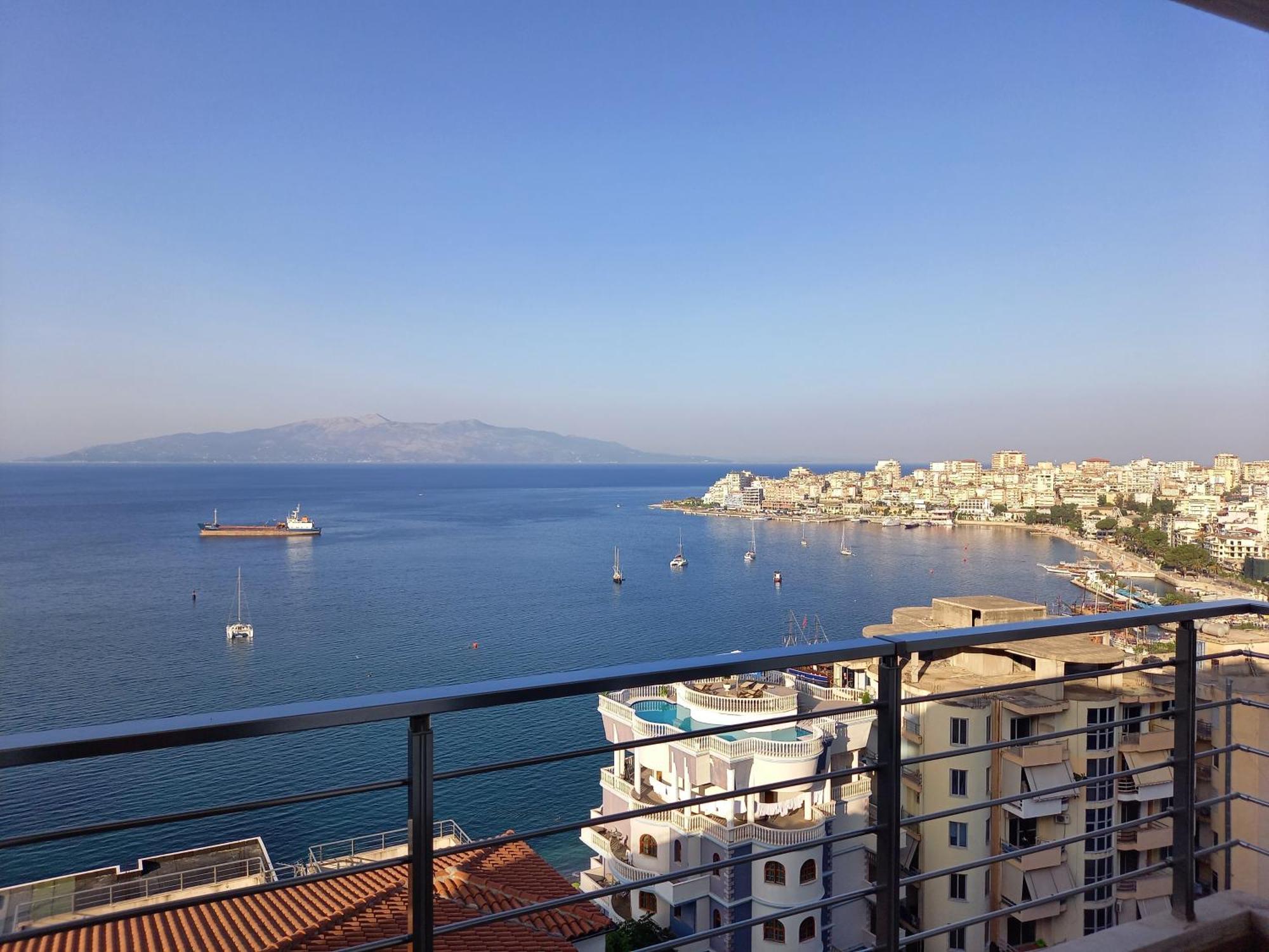 Bay View Apartment Sarandë Esterno foto