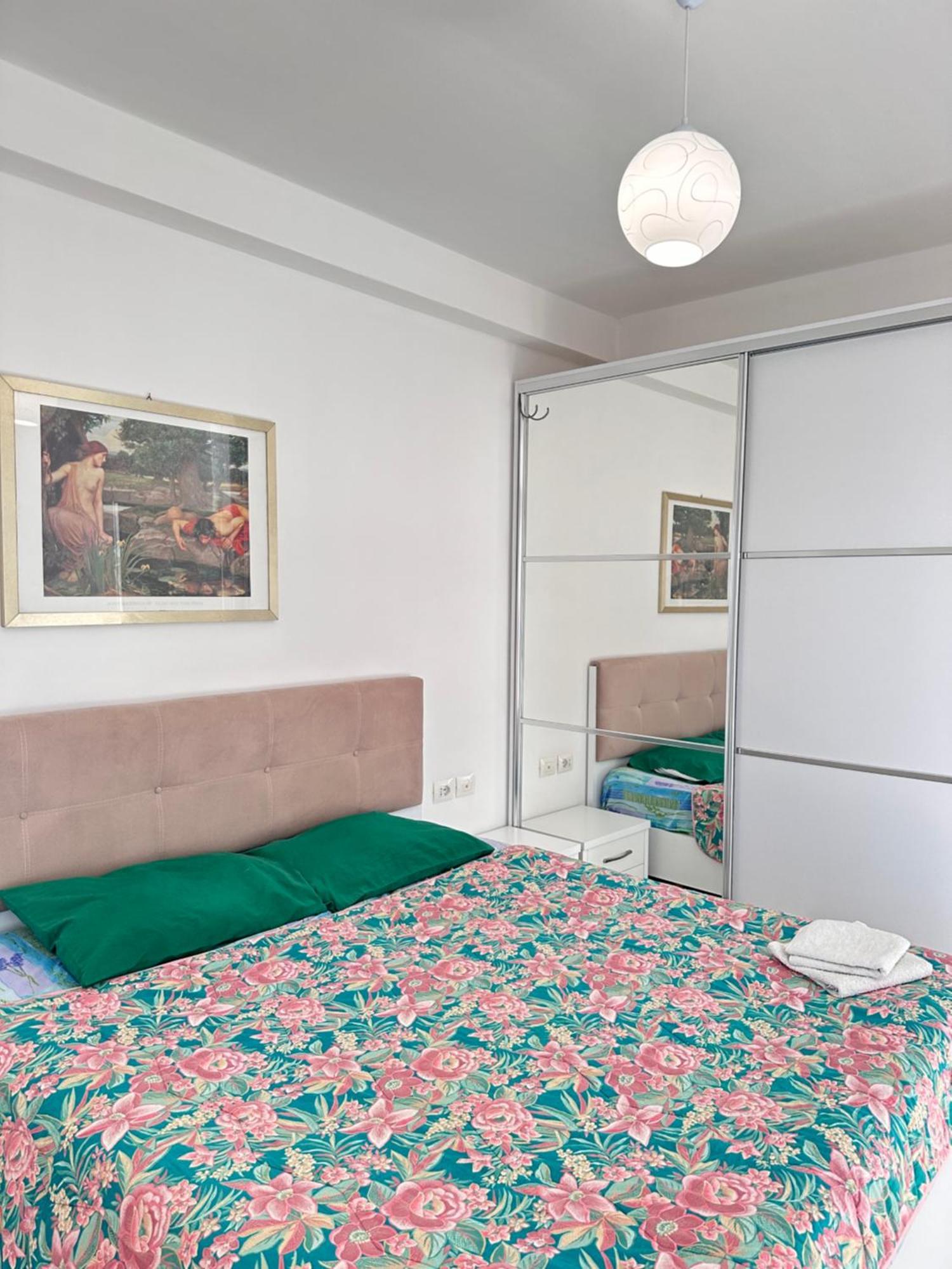 Bay View Apartment Sarandë Esterno foto