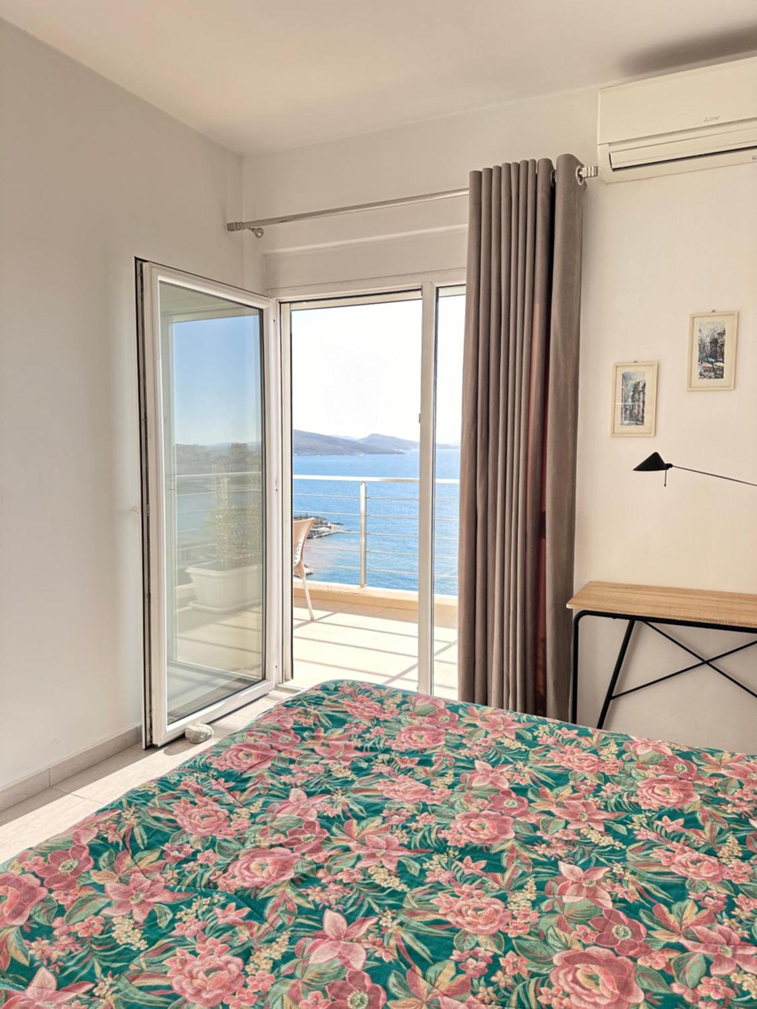 Bay View Apartment Sarandë Esterno foto
